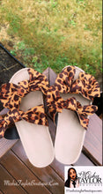 Load image into Gallery viewer, Cheetah Print Bow Slides